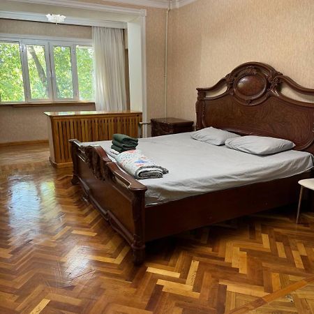Апартаменты У Парка Голубые Купола И Цум Apartments At Blue Dome Park Tasjkent Exteriör bild