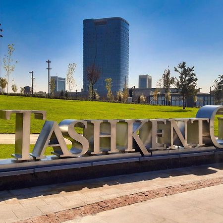 Апартаменты У Парка Голубые Купола И Цум Apartments At Blue Dome Park Tasjkent Exteriör bild