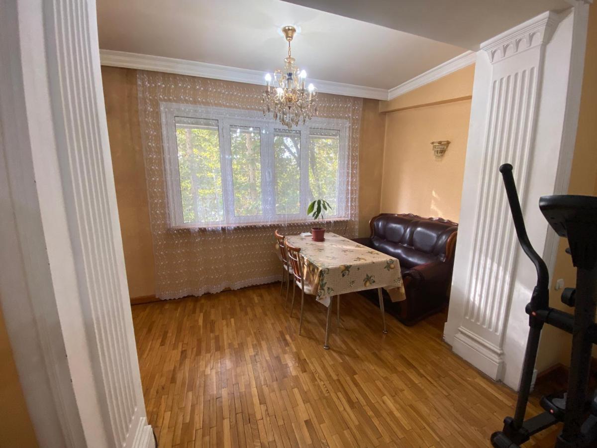 Апартаменты У Парка Голубые Купола И Цум Apartments At Blue Dome Park Tasjkent Exteriör bild
