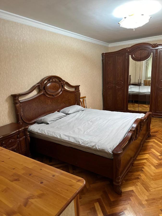 Апартаменты У Парка Голубые Купола И Цум Apartments At Blue Dome Park Tasjkent Exteriör bild