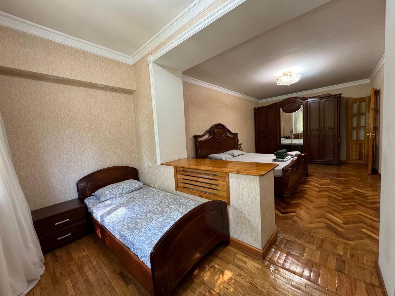 Апартаменты У Парка Голубые Купола И Цум Apartments At Blue Dome Park Tasjkent Exteriör bild