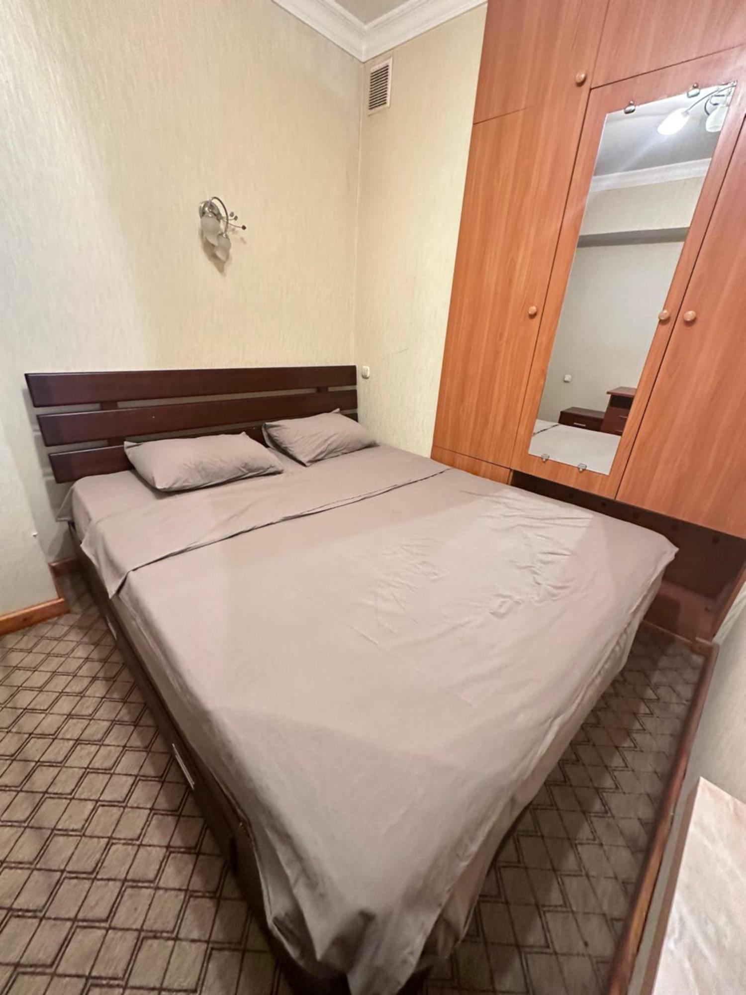 Апартаменты У Парка Голубые Купола И Цум Apartments At Blue Dome Park Tasjkent Exteriör bild