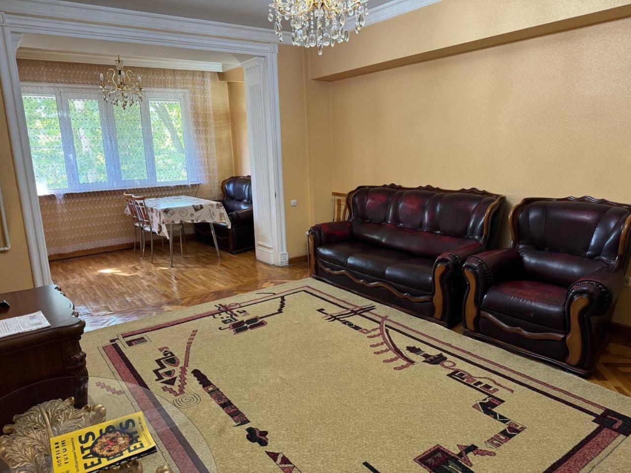 Апартаменты У Парка Голубые Купола И Цум Apartments At Blue Dome Park Tasjkent Exteriör bild